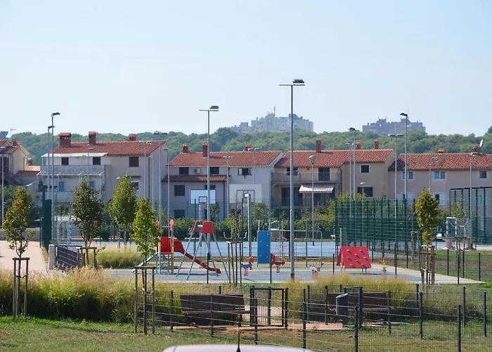 Anamarija Apartman *